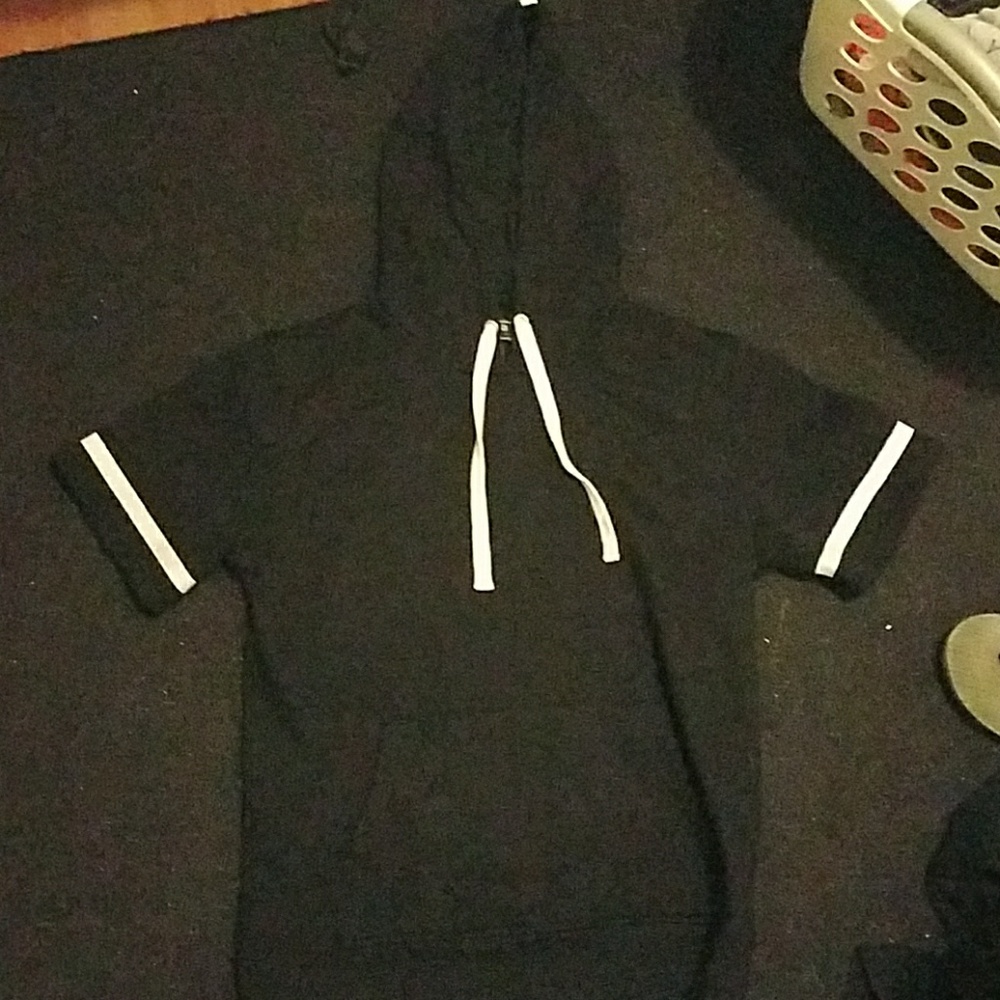 Forever 21 men's medium short sleeve hoodie
